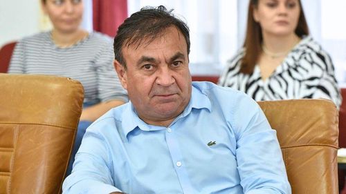 Șeful Direcției Agricole Bihor, Nicolae Hodişan, inculpat de DNA Oradea pentru abuz în serviciu / E acuzat că a încheiat trei contracte de asistență juridică, deși instituția are propriii jurişti