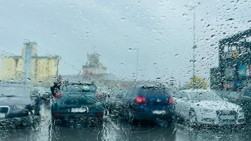 Cod galben de instabilitate atmosferică cu ploi torențiale în mai multe regiuni ale țării
