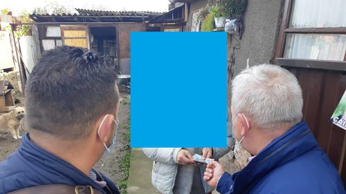 FOTO Un primar l-a pus pe un bărbat care l-ar fi calomniat să ajute cu 5000 de lei cinci familii sărace: Mulţumesc, pe această cale, pentru acţiunea caritabilă şi îi accept public scuzele