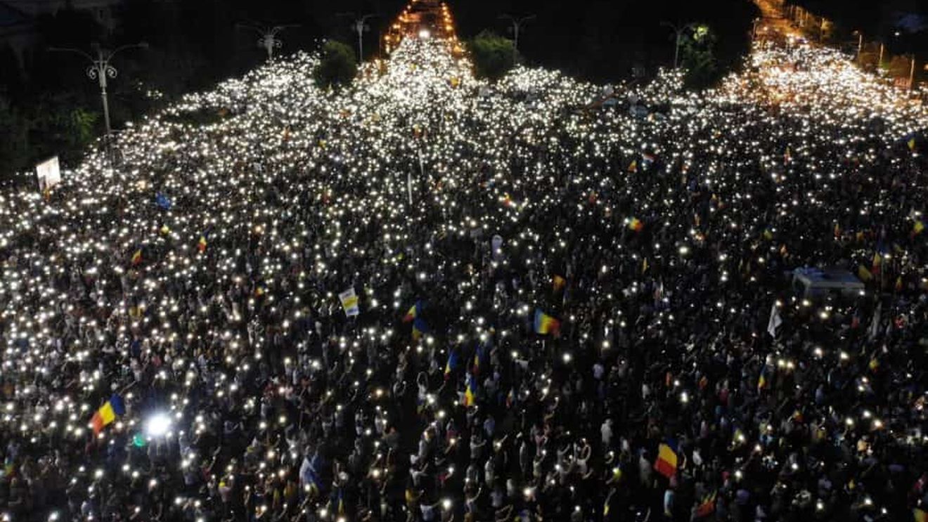 FOTO Amploarea protestului din Piața Victoriei văzut de sus