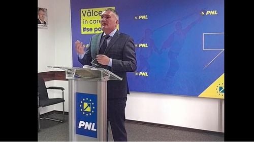 VIDEO Președintele PNL Vâlcea vorbește de o alianță cu AUR împotriva ”mafiei PSD”/ Ce spune despre mitingul PNL anti-extremism și anti-AUR de la Suceava