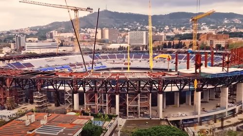 Construirea Camp Nou, un proces lent: Catalanii au șanse mari să nu se întoarcă în acest sezon pe stadionul de „acasă”