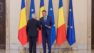VIDEO Noul ministrul al Apărării, Angel Tîlvăr, a depus jurământul de învestitură în funcţie