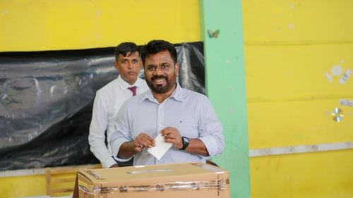 Stânga obține o victorie electorală surprinzătoare în Sri Lanka/Anura Kumara Dissanayake a câștigat președinția după ce l-a învins pe fostul președinte, Ranil Wickremesinghe, în al doilea tur de scrutin