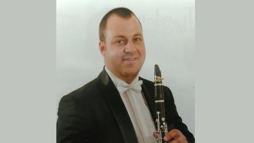Nepotism la olimpiadă. Un profesor a fost evaluator la Olimpiada de Muzică pe București, deși fiul său era înscris în concurs, lucru interzis de regulament: Inspectoratul trebuie să vă dea explicații, nu eu / Șefa comisiei de organizare știa de incompatibilitate, dar abia acum a cerut explicații
