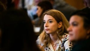 Ligia Deca se distanțează de modelul comunicării directe cu presa al predecesorului Sorin Cîmpeanu și numește un purtător de cuvânt la Ministerul Educației. Cine este Corina Popa, “vocea” noului ministru