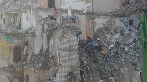 Zelenski cere NATO mai multe sisteme Patriot după ce Ucraina nu a putut intercepta niciuna dintre cele 23 de rachete balistice lansate de Rusia asupra Kievului / 18 morți / Von der Leyen, înaintea summitului NATO de la Ankara: „Apărarea antiaeriană este urgentă”