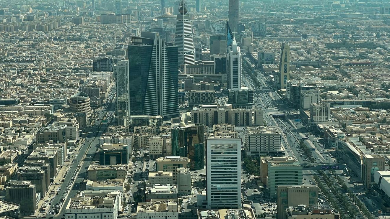Elon Musk se asociază cu autorităţile din Dubai pentru a construi un sistem de transport urban