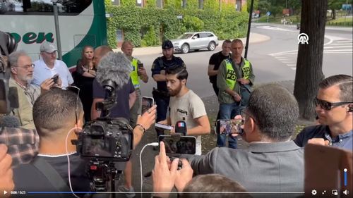 Arderea anunțată a Torei și a Bibliei creștine în fața Ambasadei Israelului din Suedia nu a mai avut loc