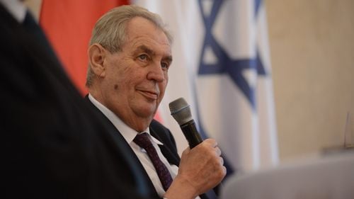 Milos Zeman, un fost aprig prorus, autorizează 103 cehi să lupte împotriva Rusiei în Ucraina