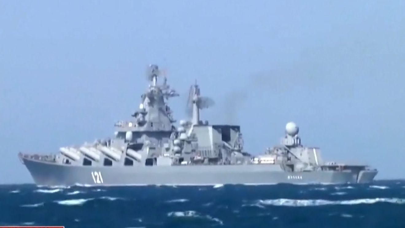 Scufundarea navei amiral a Rusiei din Marea Neagră este o mare umilință pentru Vladimir Putin. Ce era Moskva și ce consecințe va avea scufundarea ei - analiză Sky News