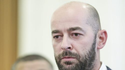 Președintele Federației operatorilor de transport, Augustin Hagiu, a mobilizat o sută de autocare pentru mitingul PSD de la Iași / Hagiu: Facem asta ca să nu fie pomană politică. Transportul e contracost, cu contract. Am o convenție în acest sens cu Liviu Dragnea