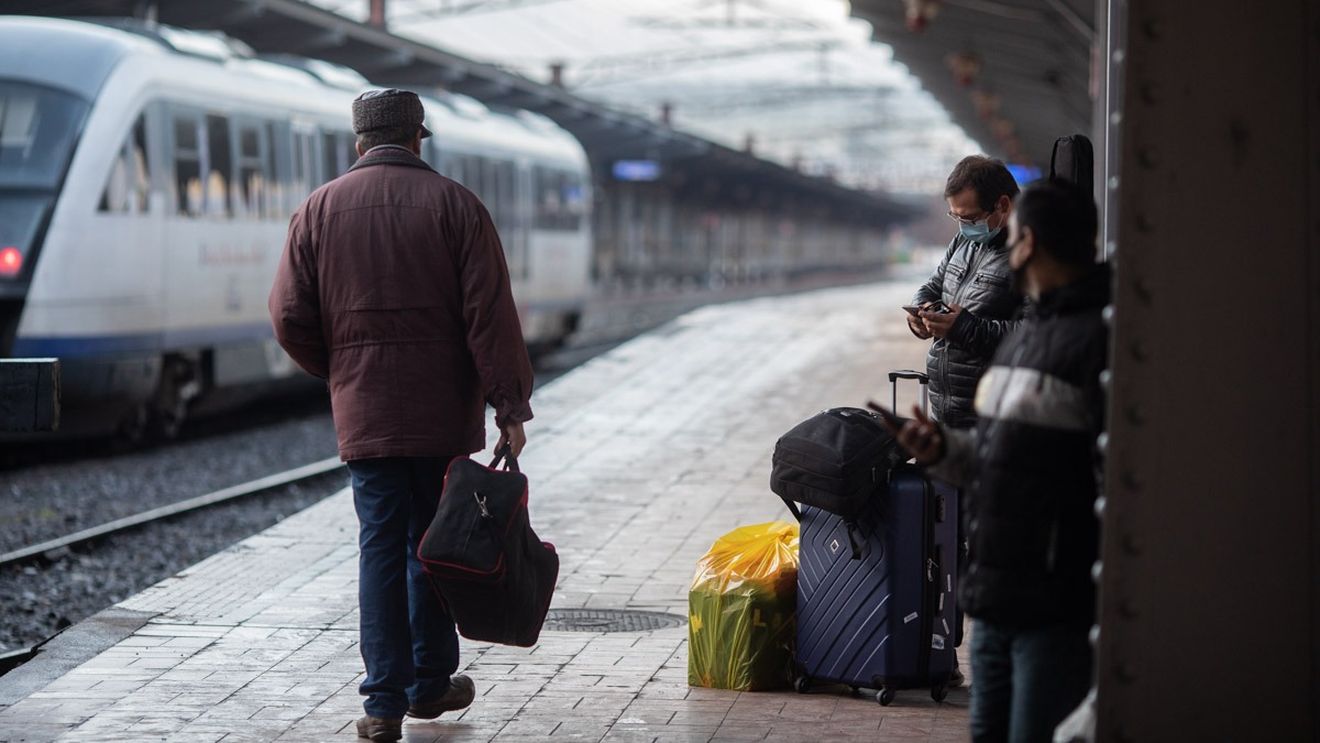 Aproximativ 100 de refugiaţi din Ucraina ajung duminică în Gara de Nord din Bucureşti
