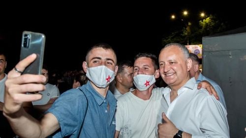 Șef de organizație de tineret a PSRM-ului lui Igor Dodon, prins în timp ce făcea trafic de droguri. Valoarea drogurilor găsite la rețeaua tânărului de 21 de ani se ridică la aproape 100.000 de euro