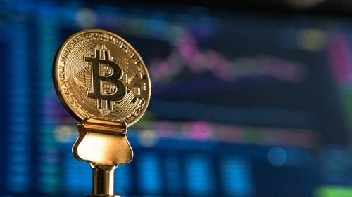 Pakistanul vrea să transforme energia nefolosită în profit prin investiții în bitcoin și inteligență artificială
