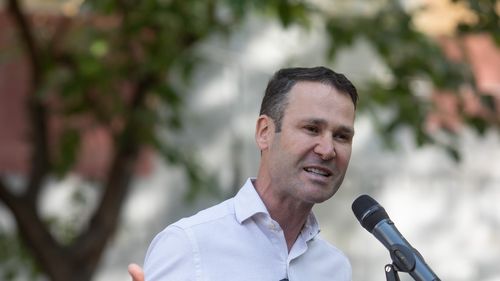 Recorder: Primarul Robert Negoiță a construit fără aviz șosele peste magistralele de gaz / Reacția edilului: „Nu strada noastră e pe țeava dumnealor, țeava dumnealor e sub strada noastră”