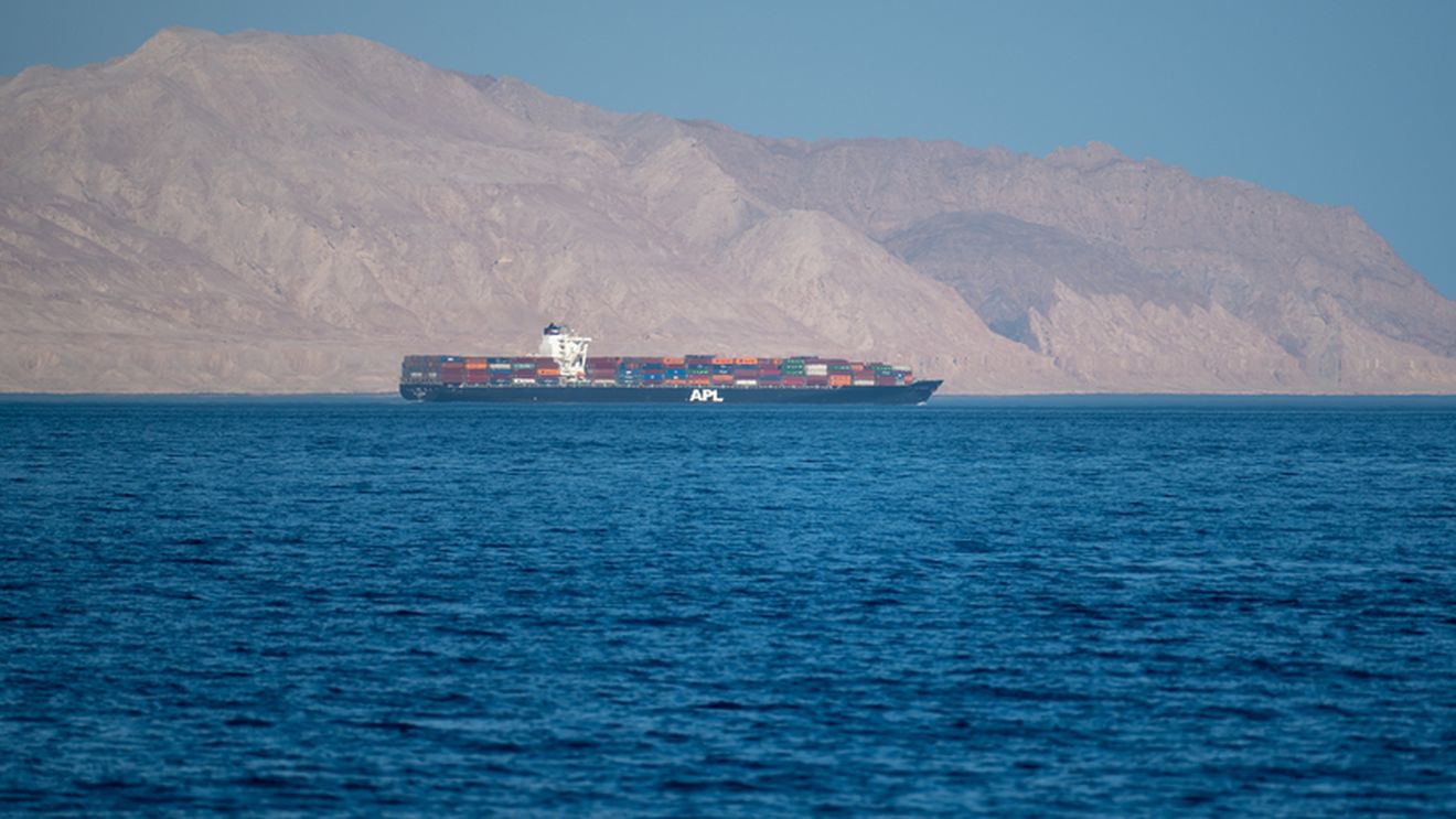Navele iraniene au găsit o nouă modalitate să ocolească blocada SUA din Strâmtoarea Ormuz (Bloomberg)