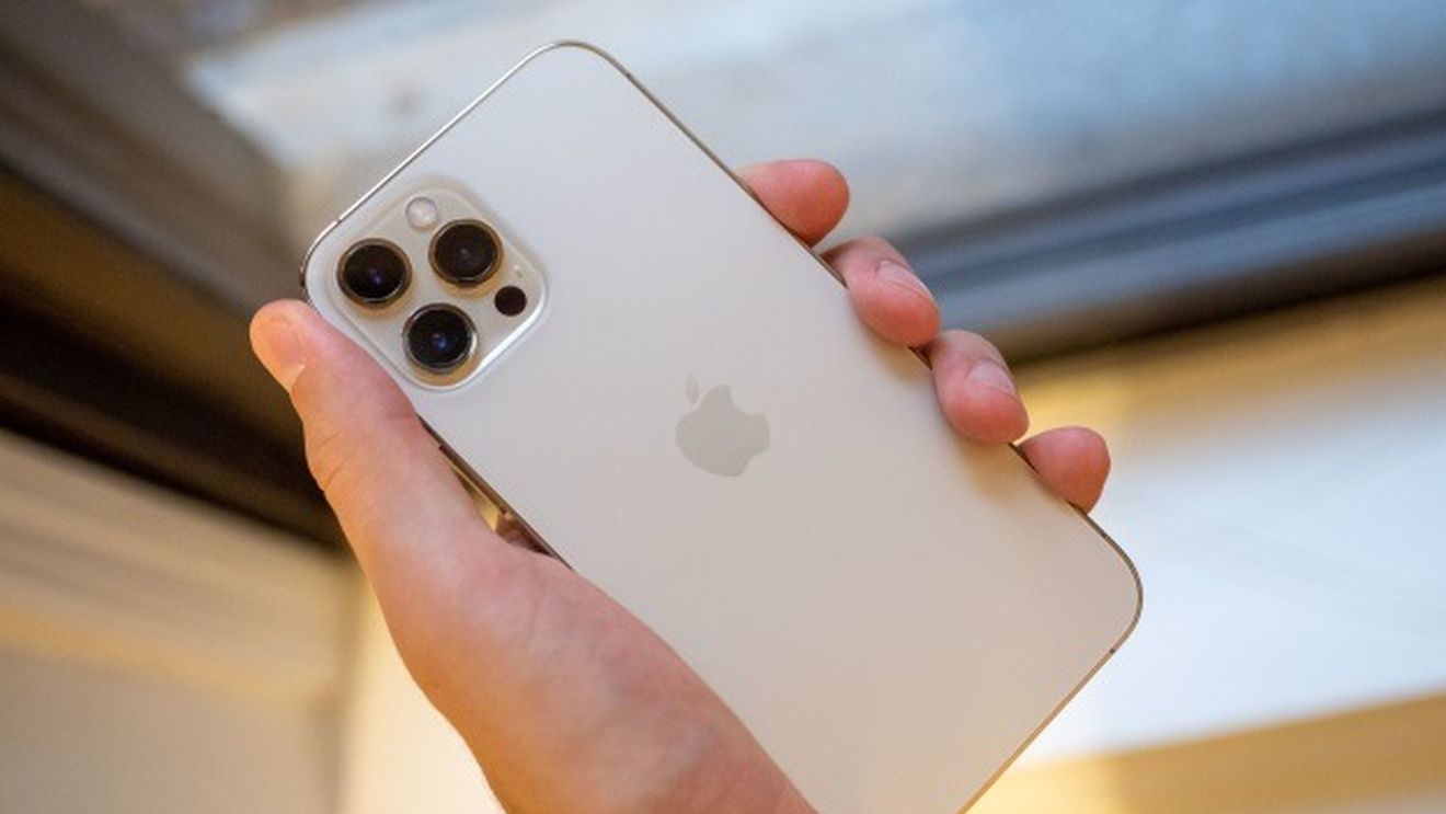 Apple va actualiza iPhone 12 în Franța pentru a se conforma standardelor europene
