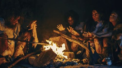 Neanderthalienii extrăgeau grăsime din oase în adevărate „fabrici de untură”, cu 100.000 de ani înaintea oamenilor moderni, susține un nou studiu / Oare chiar o făceau?