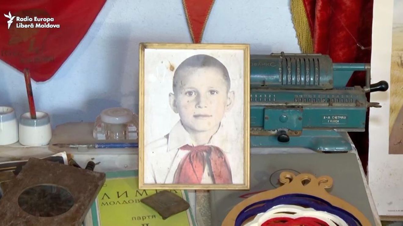 Moldova. Școala din comunism, un laborator de inginerie umană