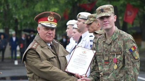 Student militar la Apărare Cibernetică, decorat pentru invențiile sale, printre care o celulă flexibilă de sortare a cartuşelor, o aplicaţie software pentru îmbunătăţirea dispozitivelor de tragere și o staţie meteo autonomă