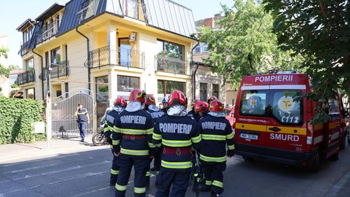VIDEO 12 copii de la o grădiniță din București și un adult au fost transportați la cinci spitale din Capitală și județul Ilfov cu simptome de toxiinfecție alimentară