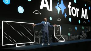 INTERVIU Benjamin Braun, Chief Marketing Officer la Samsung Europe: Nu am nicio îndoială că vom vedea puterea inteligenței artificiale evoluând mai rapid decât legea lui Moore / Oamenii vor ecrane mai mari, dar buzunarele nu devin mai mari. Așa că acum pliem ecranul telefonului