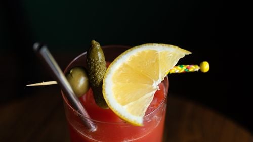 Cum ne începem anul? CNN recomandă băutura perfectă pentru dimineața de luni, 1 ianuarie: I se mai spune ”supa de cocktail”