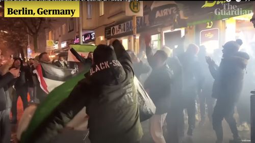 Circa un milion de sirieni se află în Germania. Ei au sărbătorit pe străzi căderea fostului președinte sirian Bashar al-Assad. Acum însă sunt îngrijorați pentru că unii politicieni pun la îndoială viitorul lor în Germania