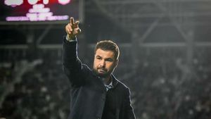 Adrian Mutu, antrenorul echipei Rapid, înaintea meciului cu Sepsi: Vrem să ne luăm revanşa după acel 0-2 din tur/ Obiectivul său este să termine campionatul pe locul 4