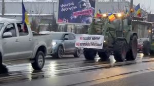 Protest spontan al fermierilor care au ieșit cu tractoarele pe Centura Apahida, în județul Cluj