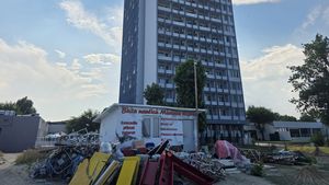EXCLUSIV | Povestea mai puțin știută a Hotelului Parc din Mamaia, simbol al litoralului comunist, cu primul sky bar din turismul românesc / Un șef ONU, împăratul Iranului, premierul Chinei și Nicolae Ceaușescu însuși au fost găzduiți la etajul 14