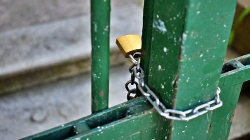 Aproape jumătate din școlile din Vaslui nu au asigurată paza, nici măcar sistem anti-efracție / 10 școli nu au gard împrejmuitor