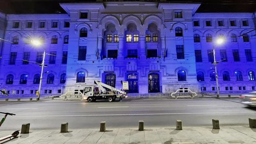 Tururi ghidate, expoziţii şi muzică live la primăria Capitalei de Noaptea Europeană a Muzeelor