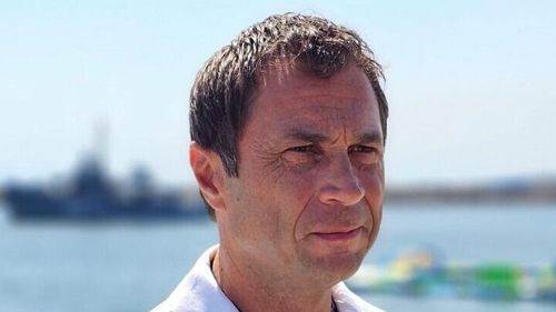 EXCLUSIV Cum susține DNA că luau șpagă primarul Mangaliei și șeful Poliției Locale: Bani pentru construcții ilegale și lipsa controalelor, autorizații condiționate de cumpărarea de terenuri de la soția primarului / Cristian Radu trimitea link-uri cu haine pe care le voia, coletele erau preluate de secretarele din primărie 
