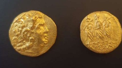 Două monede antice de aur din Marea Britanie se întorc în patrimoniul cultural al României