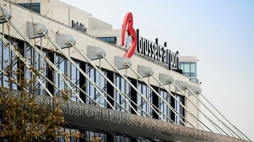 Un bărbat arestat la Bruxelles după ce a încercat să lovească cu maşina patru poliţişti / Şoferul suspect a fost reţinut pe loc / Cetăţenia lui nu a fost dezvăluită