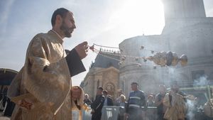 Patriarhia îndeamnă la ”rugăciune și solidaritate creștină” în fața tragediei de pe Calea Rahovei / ”Preoții parohiilor din zonă sunt pregătiți pentru a oferi asistență spirituală și sprijin material familiilor afectate”
