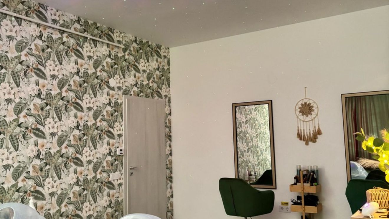 Salon de head-spa / O tânără de 23 de ani din Sibiu și-a deschis afacere cu o investiție de 10.000 de euro / Masaj pentru cap, gât și umeri, infuzie cu uleiuri și aroma terapie