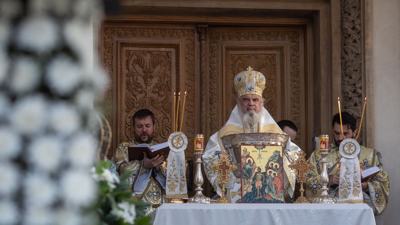 DOCUMENT Ministrul Rafila și Patriarhul Daniel au semnat un protocol de colaborare pe zece ani între Ministerul Sănătății și Patriarhie. Ministerul va avea un post de responsabil cu activitatea de asistență religioasă