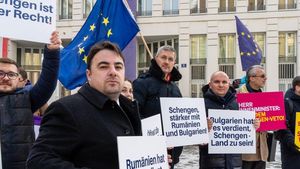 Europarlamentarul USR Vlad Botoș: Miza enormă pentru economia românească și pentru cetățeni este să eliminăm cozile de tiruri de la frontiere. În lipsa unui calendar clar de aderare la Schengen cu frontiera terestră și maritimă presiunea trebuie să continue