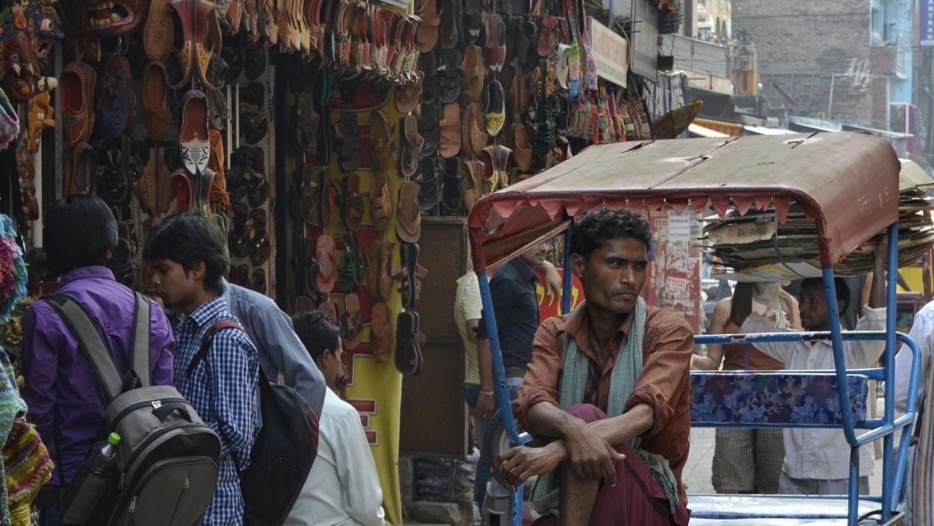 Cartierele sărace din India primesc "acoperişuri reci" pentru a combate căldura extremă