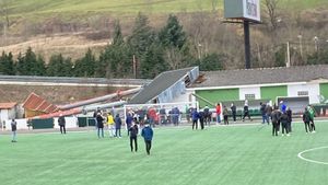 Tragedie în Spania: Un stâlp a căzut în stadion și a produs victime