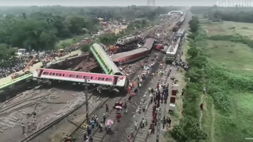 Cel puțin 10 morți și 25 de răniți după ce două trenuri au făcut accident în India