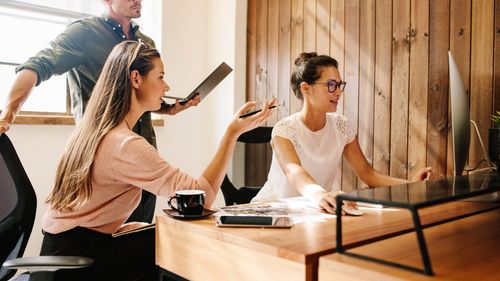 Care sunt cele mai căutate 5 domenii de către tinerii din România în 2023 / 15.700 de oportunități, disponibile în august pentru tineri pe o platformă de recrutare