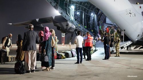 Gafa care putea costa viața mai multor afgani: Un jurnalist de la Times a găsit documente despre colaboratori afgani abandonate de personalul diplomatic de la ambasada Marii Britanii din Kabul