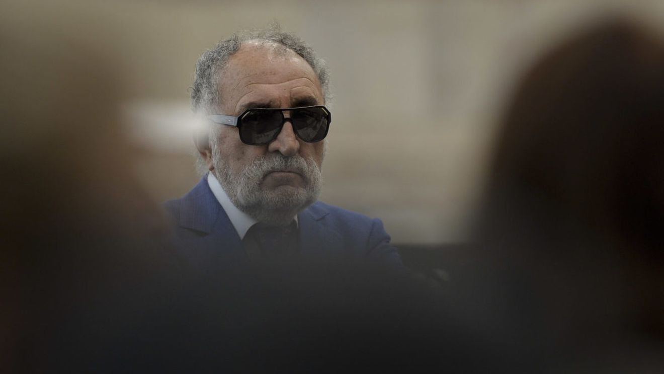 Țiriac: Mi-aş dori un preşedinte care să se ducă la Bruxelles şi să stea drept, nu în genunchi