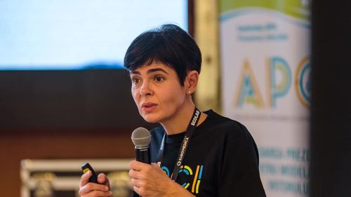 Secretarul de stat Andreea Moldovan, întrebată dacă poate fi oprit acest val fără carantină: Nu cred, pentru că procesul este mult prea amplu