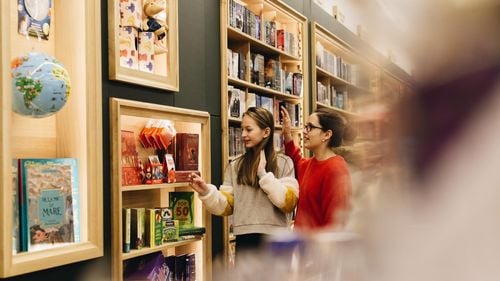 Cărturești susține sănătatea emoțională și mintală a adolescenților prin programul KIT pentru viață