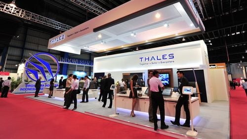 Thales anunță o extindere accelerată în România: obiectiv de 1.800 de angajați până în 2030 / „Este o provocare, pentru că programatorii din domeniul apărării trebuie să stăpânească atât tehnologii din anii ’90, cât și soluții de ultimă generație”